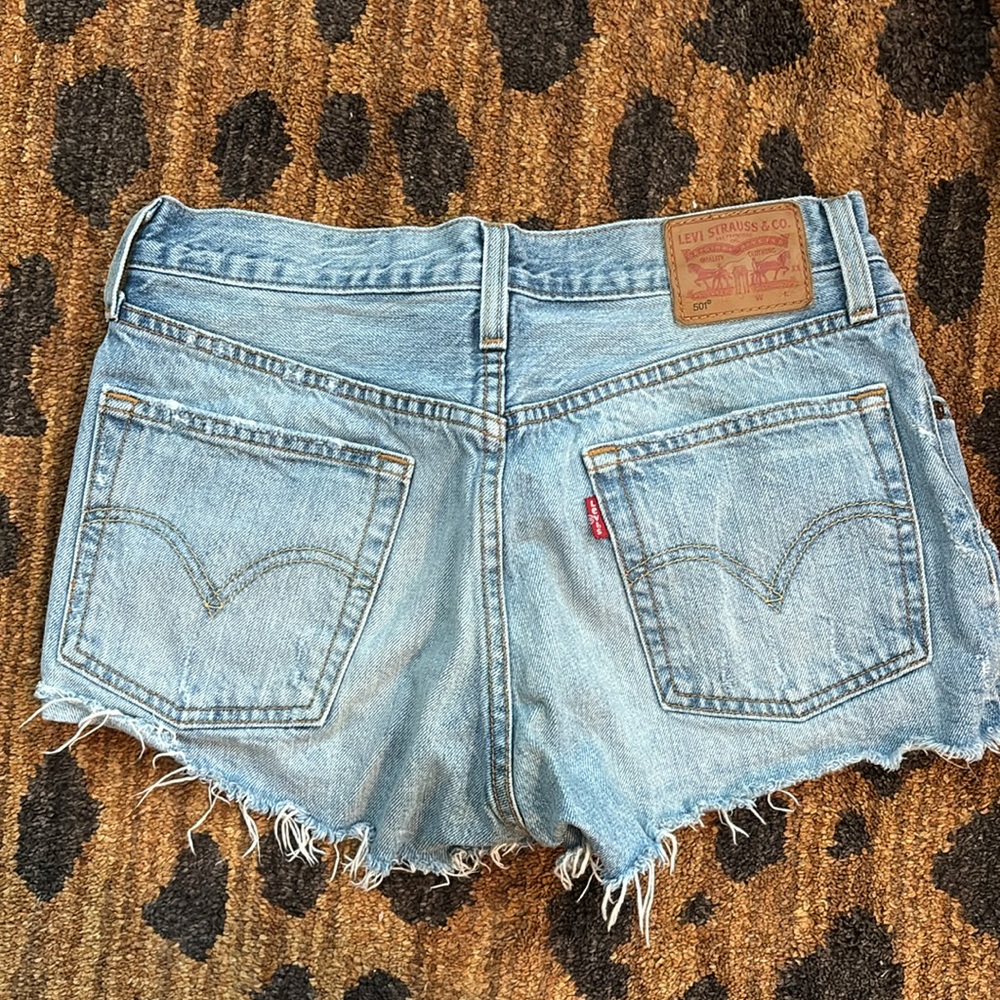 womens levis shorts